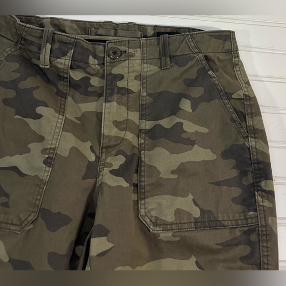 Banana Republic Slim Utility Pant Jogger Camo Womens Size 6 Zipper Ankles Casual - Picture 8 of 16